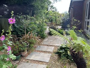 Photo 25- click for photo gallery